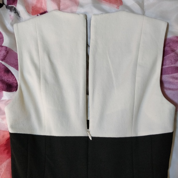 Banana Republic, sleeveless, black / white midi dress - Picture 3 of 4